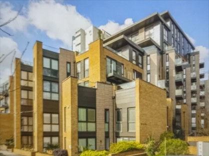 3 Bed Penthouse, Myrtle Court, TW8