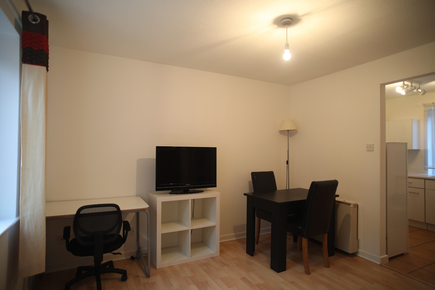 2 Bed Flat, Meanwood Heights, LS7 photo 4
