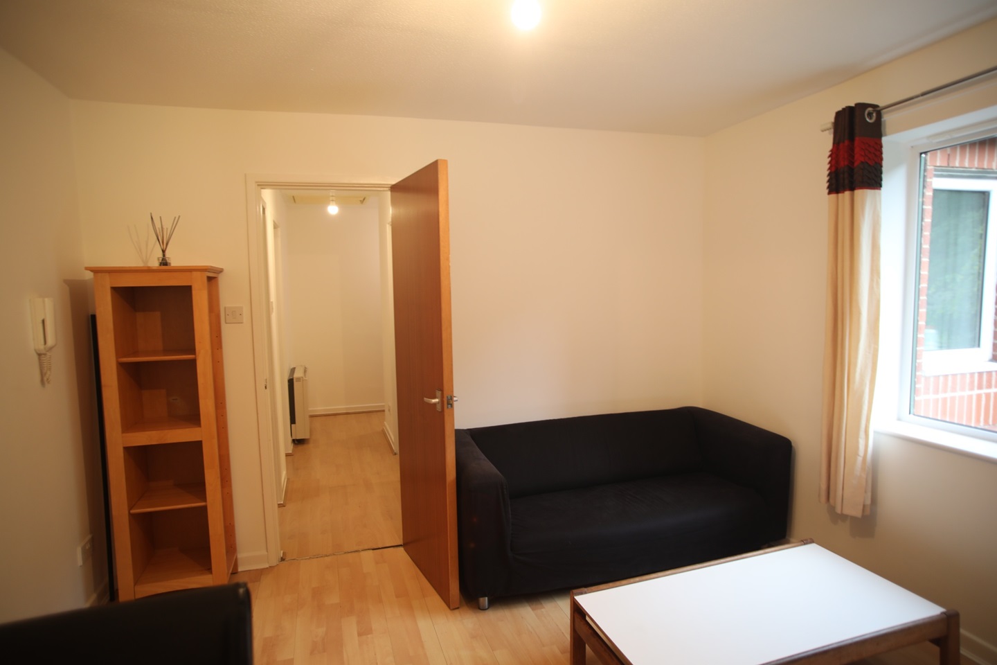 2 Bed Flat, Meanwood Heights, LS7 photo 3