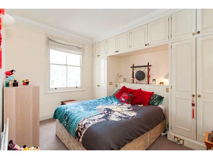 1 Bed Flat, Beaufort Street, SW3