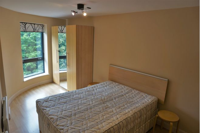 2 Bed Flat, North Point, LS2 photo 5