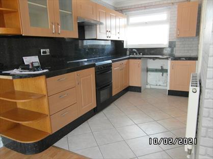 3 Bed Terraced House, Links Walk, NE5