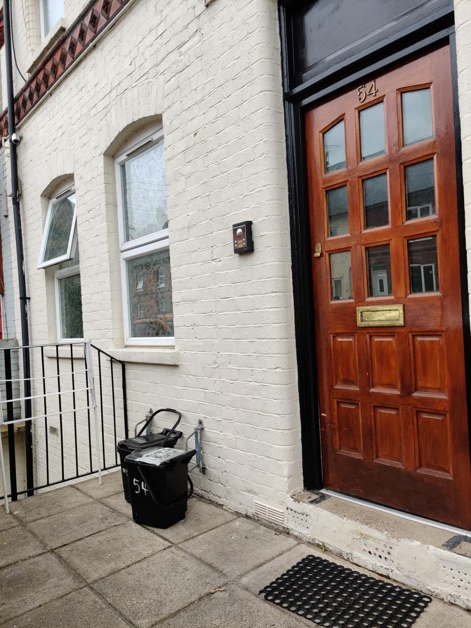 1 Bed Flat, Elgar Road, RG2 photo 3