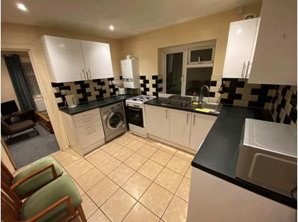 3 Bed Flat, Derby Road, SO14