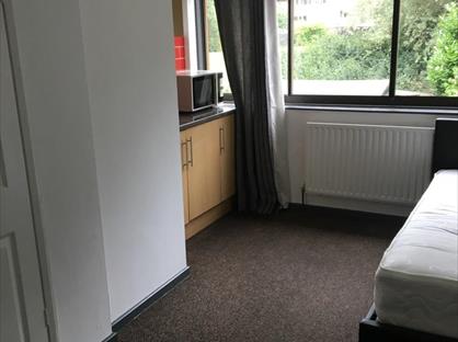 Studio Flat, Conniburrow Boulevard, MK14
