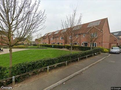 Room in a Shared House, Holywell Way, TW19