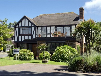 4 Bed Detached House, Freshwater Road, BH23