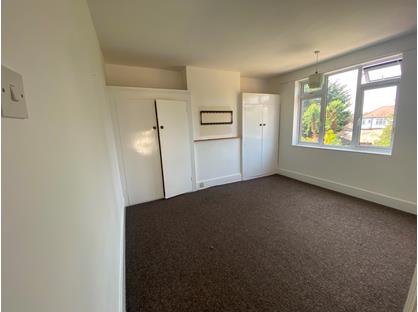 Room in a Shared House, Highcliffe Gardens, IG4