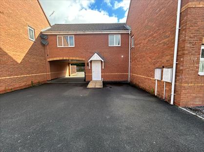 2 Bed Terraced House, Lynnon Field, CV34