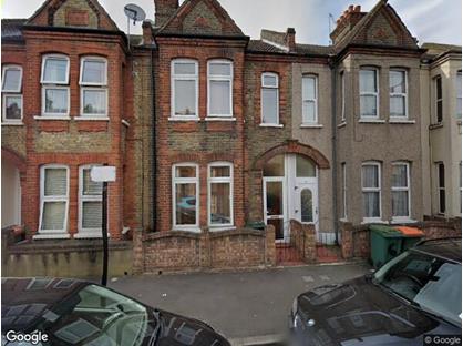 4 Bed Terraced House, Bingley Road, E16
