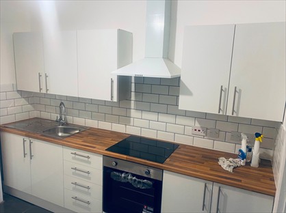 1 Bed Flat, Abertridwr, CF83