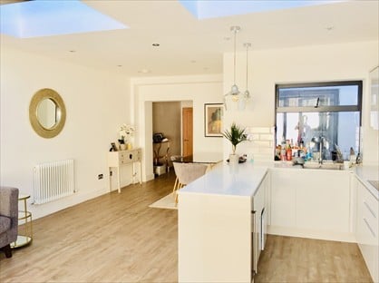 2 Bed Flat, London, SW12