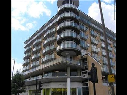 2 Bed Flat, High St Feltham, TW13