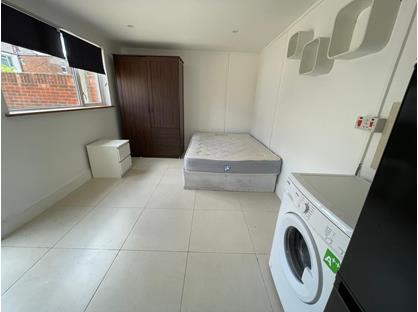 Studio Flat, Thorverton Road, NW2