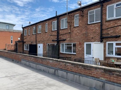 3 Bed Flat, High Street, GU34