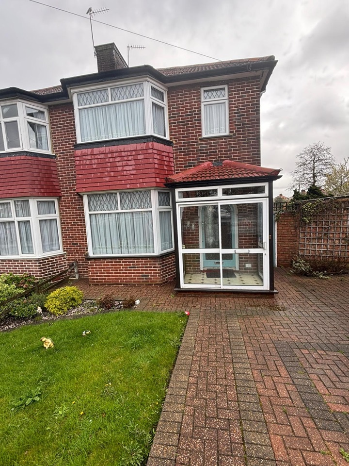 London 3 Bed SemiDetached House, Oakwood Crescent, UB6 To Rent Now