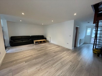 4 Bed Terraced House, Niagara Avenue, W5