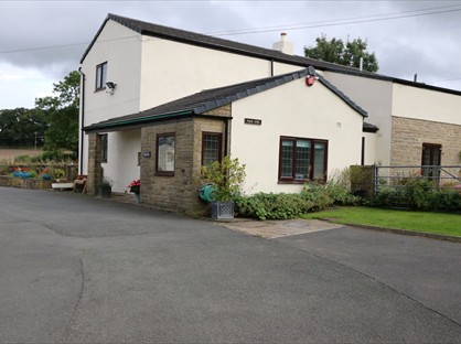 4 Bed Semi-Detached House, Four Firs, HD8