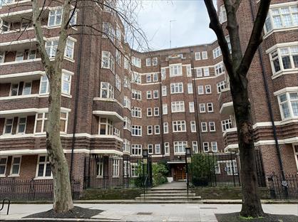 Studio Flat, Clare Court, WC1H
