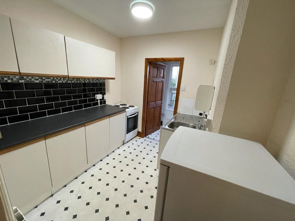 Nottingham Studio Flat, Alfreton Road, NG7 To Rent Now for £725.00 p/m