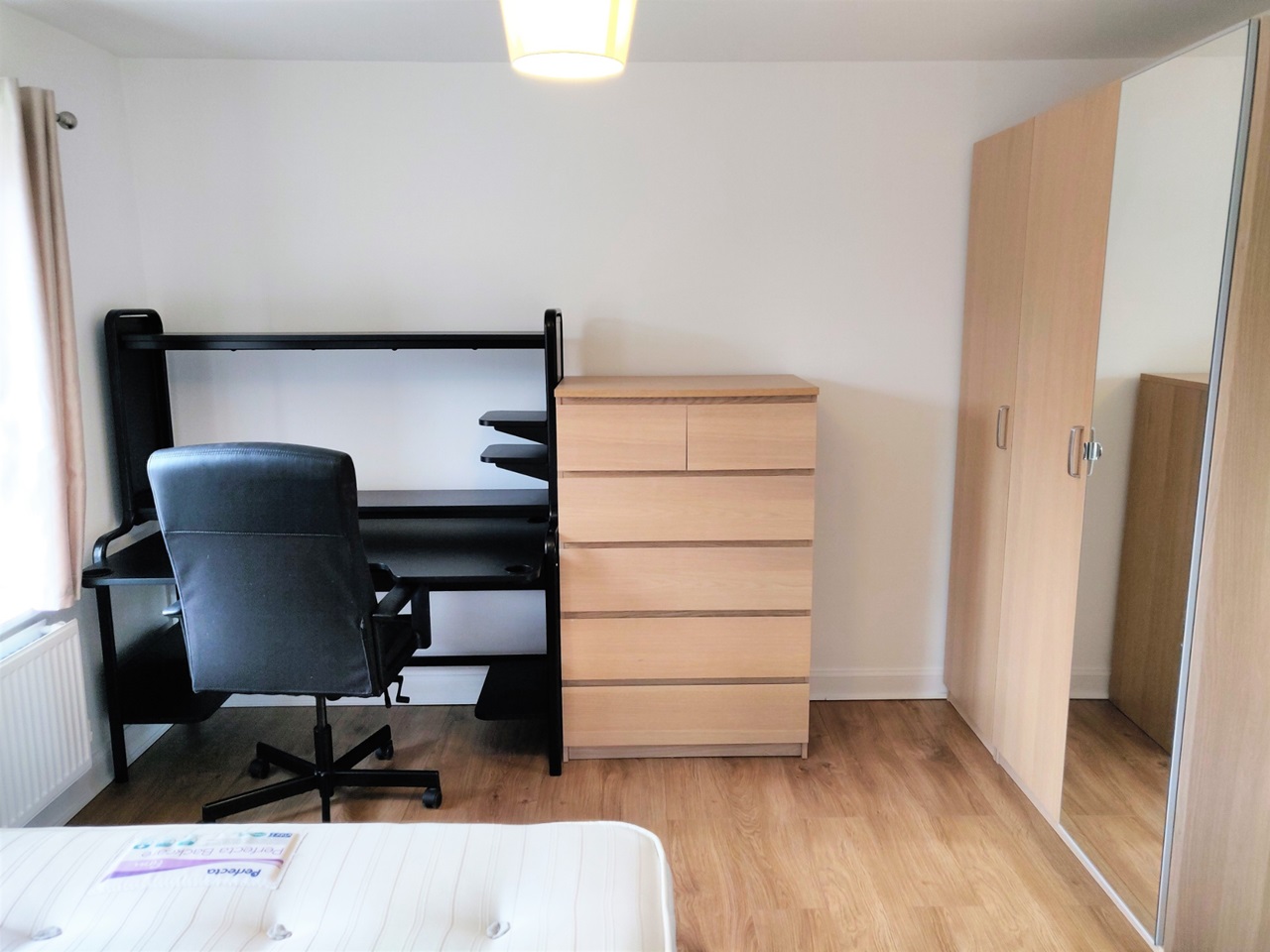 Room in a Shared House, Canal View, CV1 photo 2