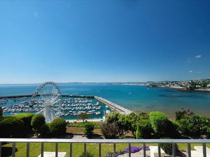 2 Bed Flat, Warren Road, TQ2