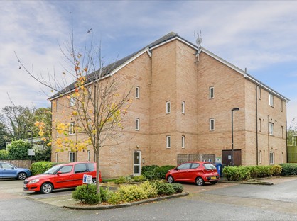 2 Bed Flat, Pippin Grove, SG8