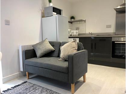 Studio Flat, Edmund Road, S2