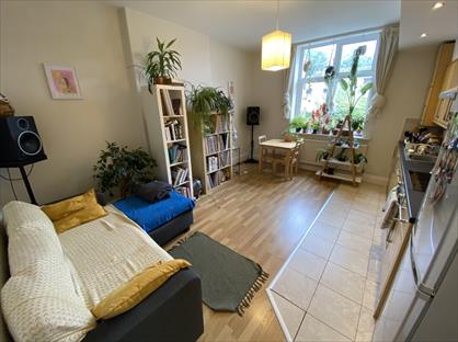 1 Bed Flat, Otley Road, LS16