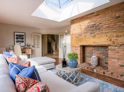 4 Bed Detached House, Stanlake Park, RG10