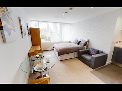Studio Flat, Strand Street, L1