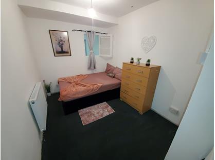 Studio Flat, Philip Lane, N15
