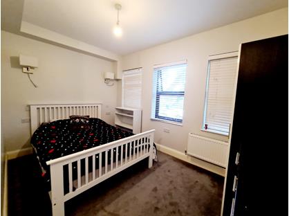 1 Bed Flat, Station Road, RM12