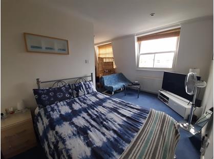 Studio Flat, Hammersmith Grove, W6
