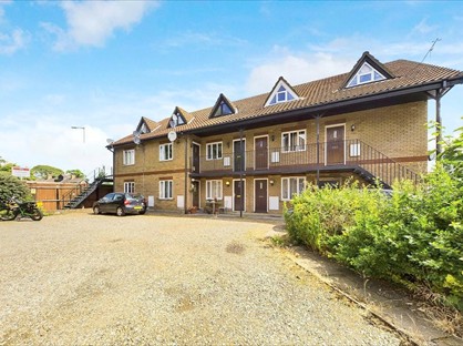 2 Bed Maisonette, Chase Court, IP24