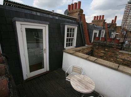 Studio Flat, Winchester Street, SW1V