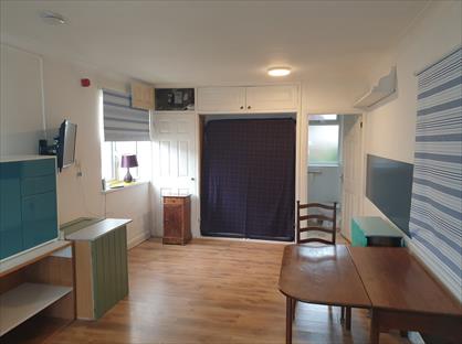 Studio Flat, Hendford Grove, BA20
