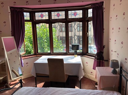 Room in a Shared House, Park Crescent, RM11