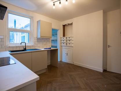 4 Bed Terraced House, Heathorn Street, ME14