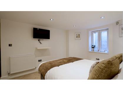 Room in a Shared House, Poplar Grove, SK2