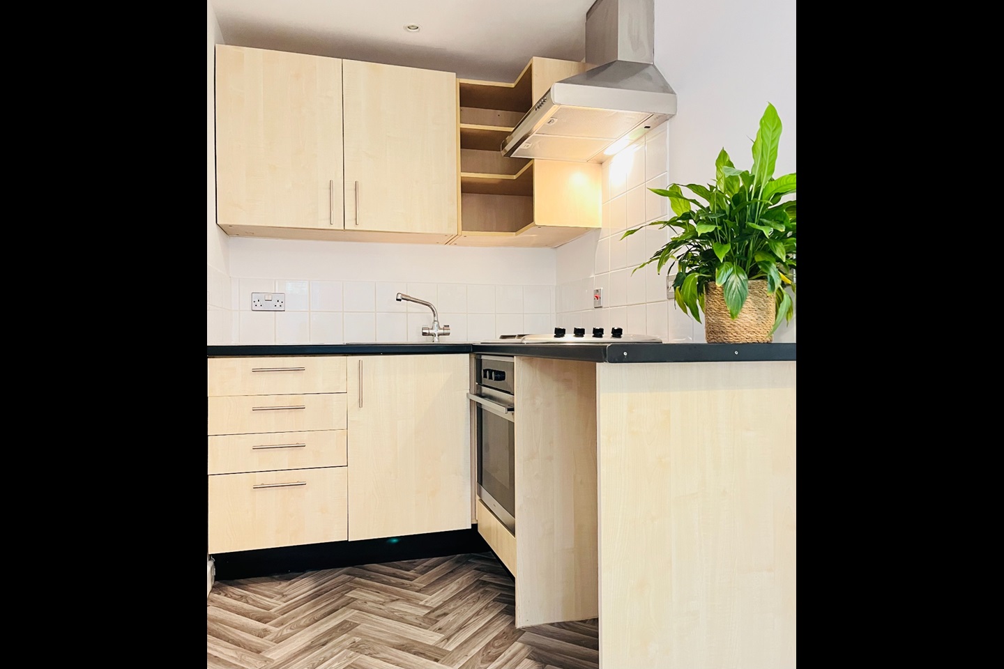 Folkestone 1 Bed Flat, Guildhall Street, CT20 To Rent Now for £725.