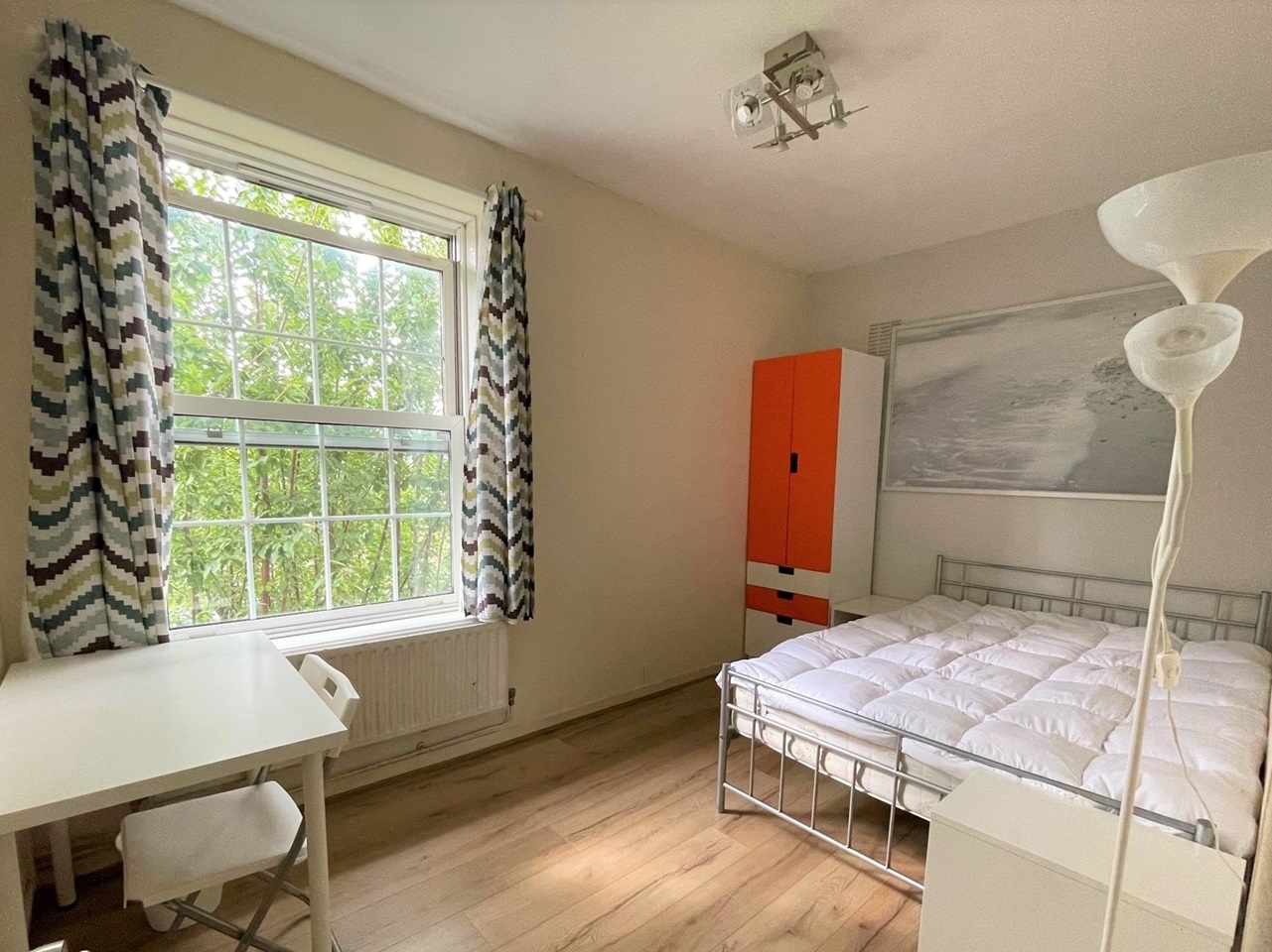 Room in a Shared Flat, Chicksand House, E1