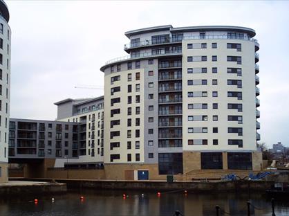 2 Bed Flat, Armouries Way, LS10