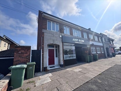 2 Bed Flat, Greasby, CH49