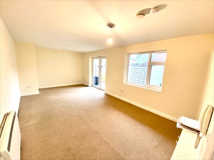 1 Bed Flat, East Street, BH21