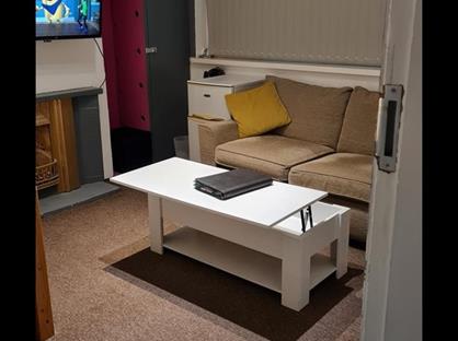 Room in a Shared House, Halifax Road, WF13