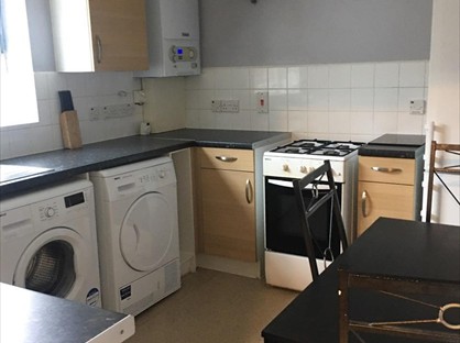 1 Bed Flat, Thornhill Gardens, IG11
