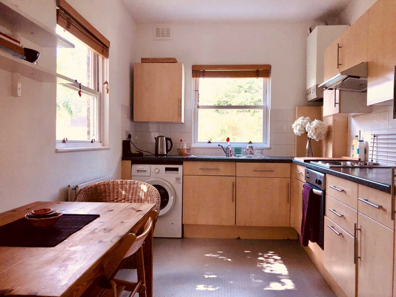 1 Bed Flat, Hartham Road, N7 photo 2