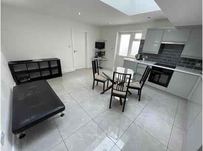 1 Bed Flat, Cricklewood Broadway, NW2