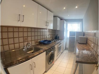 2 Bed Flat, Southwick Street, W2